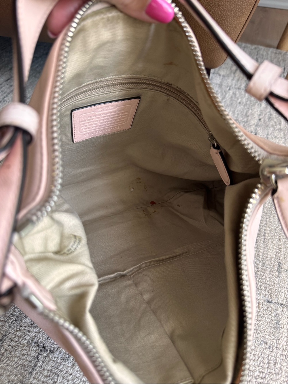 Coach Legacy Courtenay Hobo in blush pink - Picture 7 of 8
